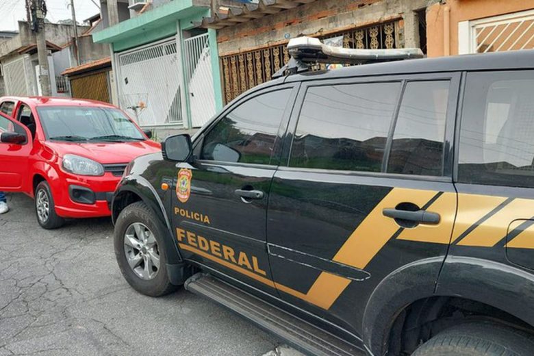 Polícia Federal e CGU apuram fraude na compra de livros didáticos