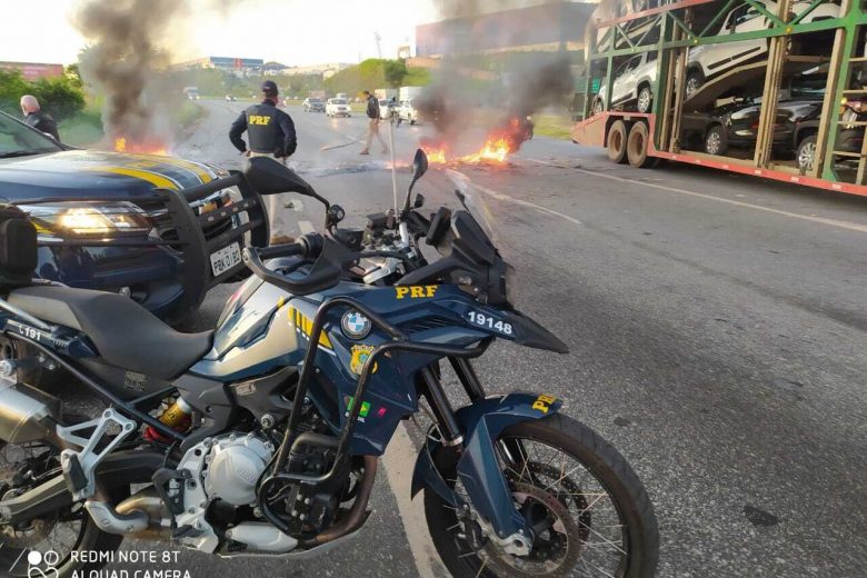 Moradores de Belo Horizonte e Região Metropolitana protestam por falta de água