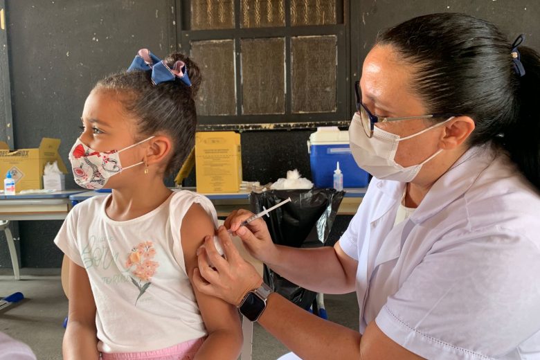 Covid-19: Itabira vacina crianças de 5 a 11 anos de idade