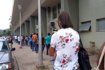 Com fila enorme para marcação de consultas, Prefeitura diz ter atendido mais de 700 pessoas em Monlevade