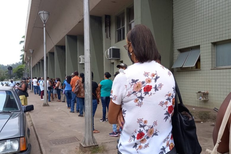 Com fila enorme para marcação de consultas, Prefeitura diz ter atendido mais de 700 pessoas em Monlevade
