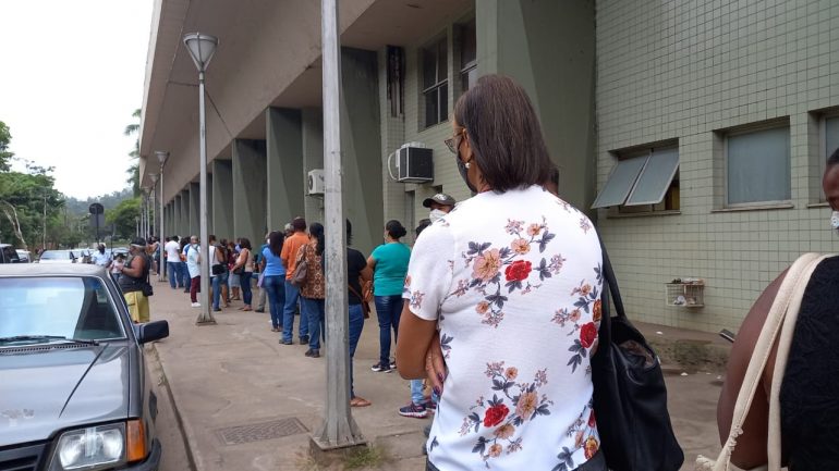 Com fila enorme para marcação de consultas, Prefeitura diz ter atendido mais de 700 pessoas em Monlevade