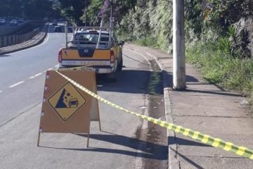 Estacionamento na Av. Carlos Drummond de Andrade tem interdição parcial