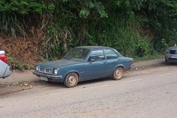 Chevette estacionado tem a bateria furtada na rua Nova Era