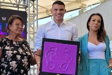 Perto da quarta Copa do Mundo, Thiago Silva é homenageado no Maracanã