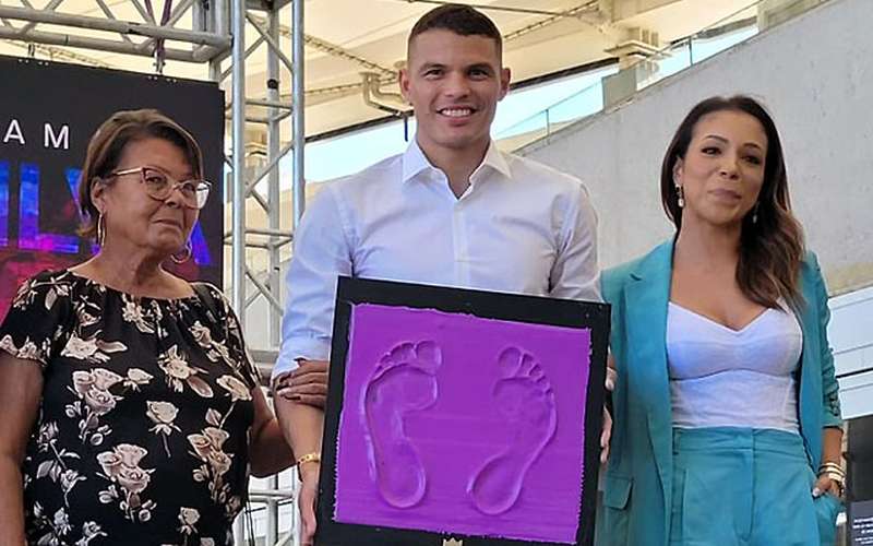 Perto da quarta Copa do Mundo, Thiago Silva é homenageado no Maracanã