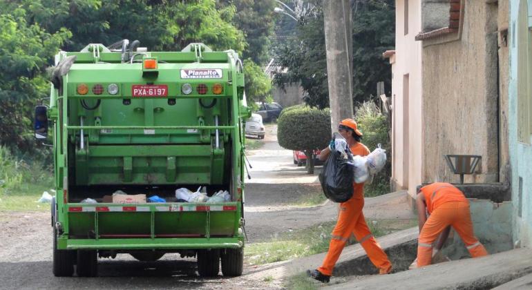 Quando tem coleta de lixo no seu bairro em Monlevade? Confira