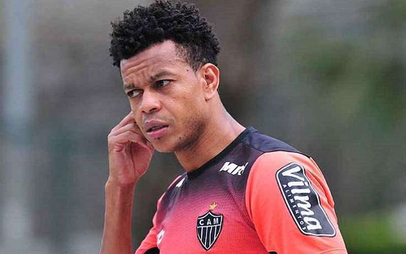Betim anuncia a contratação do zagueiro Edcarlos, ex-Atlético e Cruzeiro