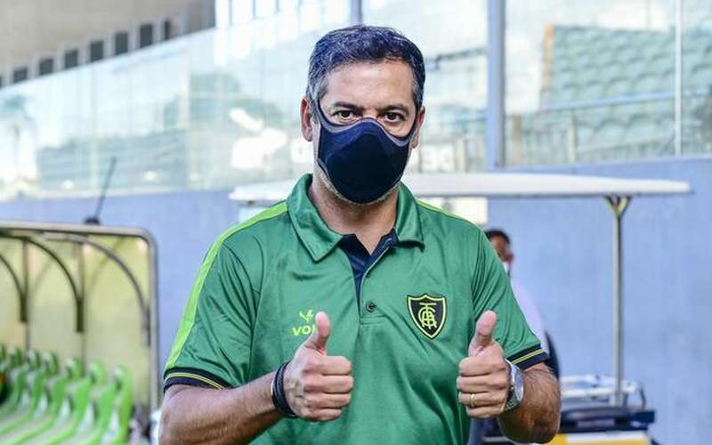 América se aproxima de renovação com técnico Marquinhos Santos