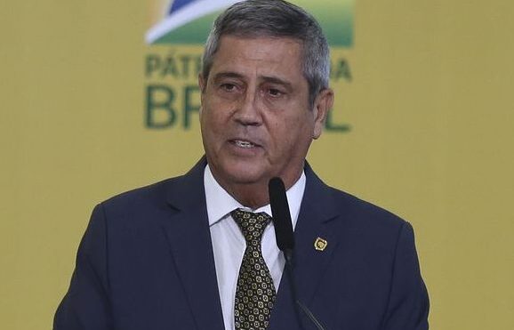 Bolsonaro escolhe Braga Netto como vice em chapa e promove mudanças no governo