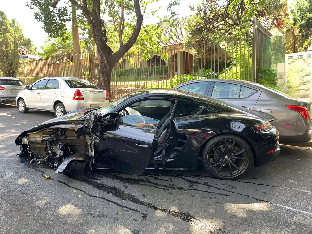 Empresário bate com Porsche em nove carros, atropela homem e ameaça policiais
