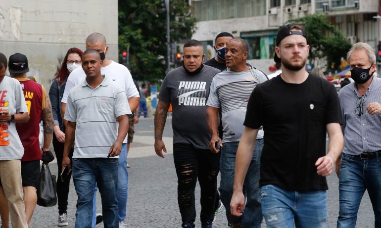 Covid-19: uso de máscaras deixa de ser obrigatório no município do Rio de Janeiro