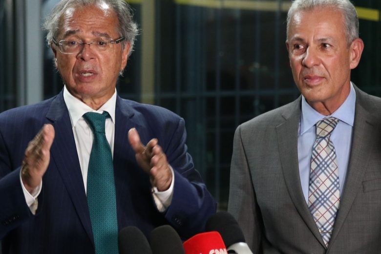 Guedes: corte de impostos atenua reajuste do diesel em dois terços