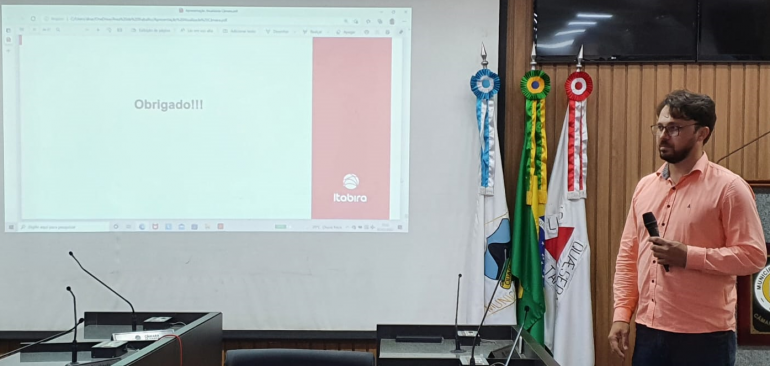 Secretaria de Administração apresenta prestação de contas e vereadores propõem economia
