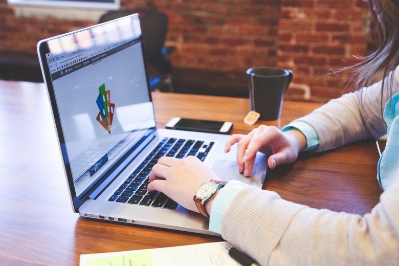 Uaitec oferece cursos online e gratuitos em diversas áreas de conhecimento