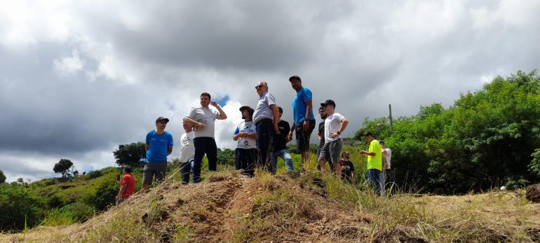 Especialista em construção de pistas esportivas visita Parque do Areão para possível parceria