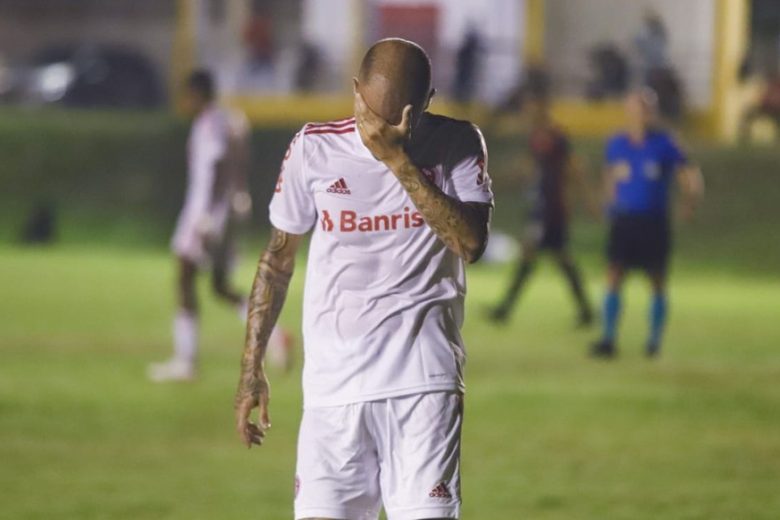 Eliminação do Internacional aumenta má fase do futebol gaúcho