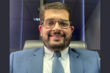 Chefe de gabinete do TCE, Gustavo Milânio recebe Medalha de Honra