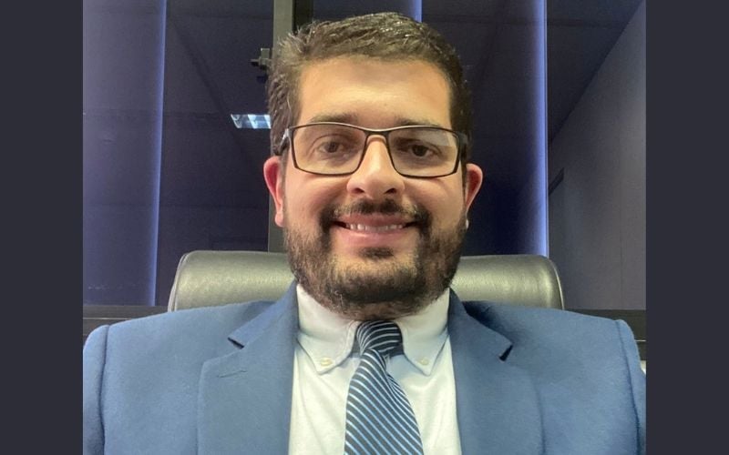 Chefe de gabinete do TCE, Gustavo Milânio recebe Medalha de Honra