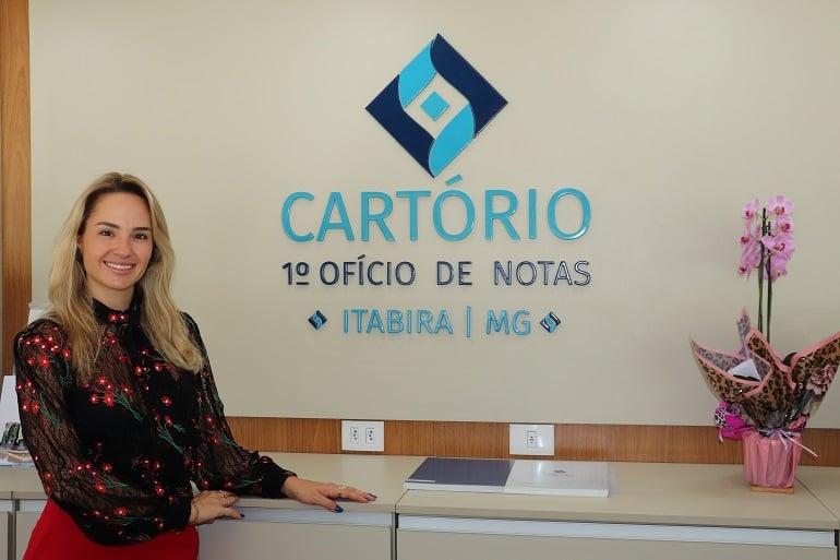 Giovanna Dall’Agnol celebra um ano de sucesso na liderança do Cartório 1° Ofício de Notas
