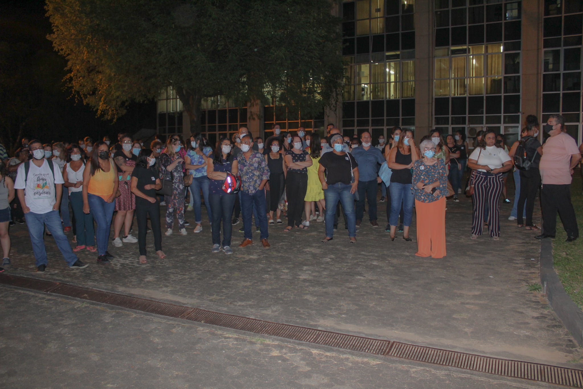 Pelo piso salarial: professores municipais de Itabira declaram estado de greve