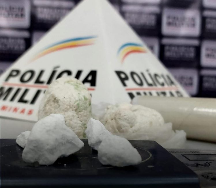 PM apreende pasta base de cocaína no Nova Vista