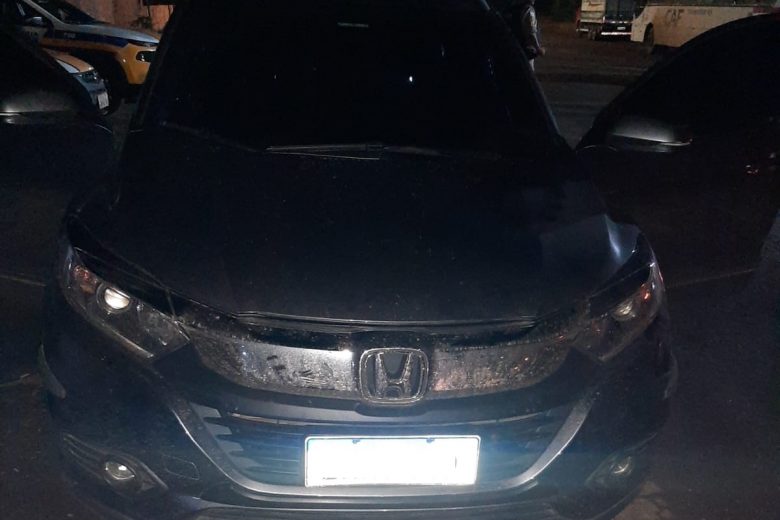 Dupla é presa em Itabira com veículo roubado no Rio de Janeiro