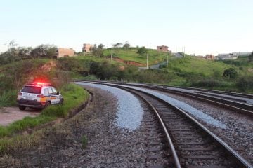 Dupla armada assalta marmoraria no Água Fresca