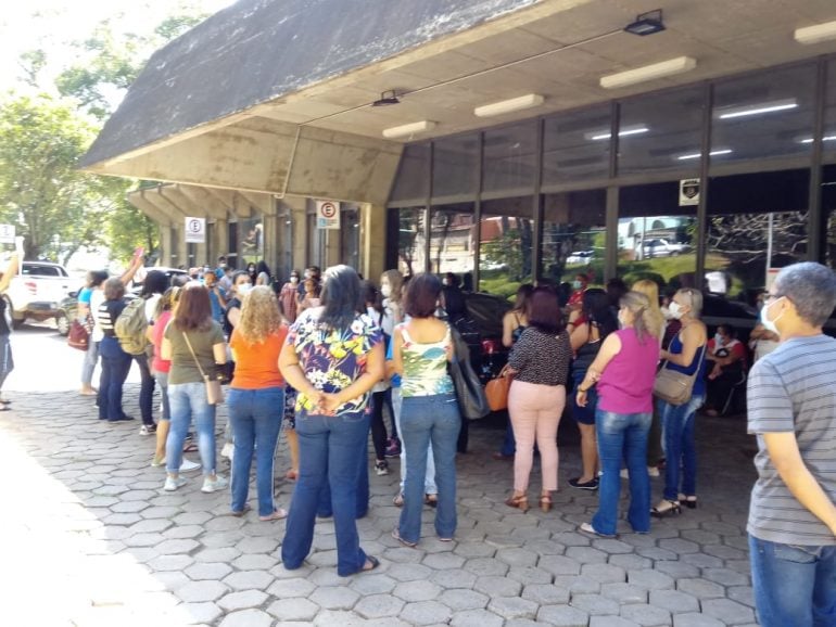 Professores reivindicam piso salarial e plano de cargos na Prefeitura de Monlevade