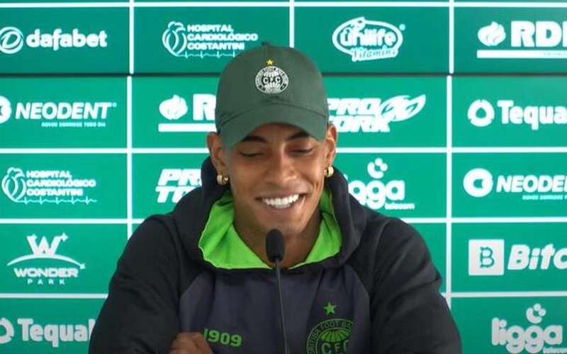 ‘Alef Manga é melhor’: jogador do Coritiba se vê acima de Hulk, do Atlético