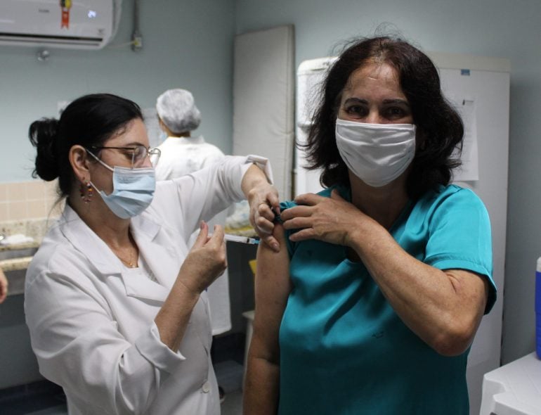 Quarta dose para idosos de 60 anos ou mais prossegue nesta quarta em Monlevade