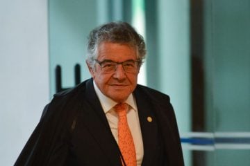 “Não cabe questionar esse ato”, diz Marco Aurélio sobre perdão de Bolsonaro a Silveira