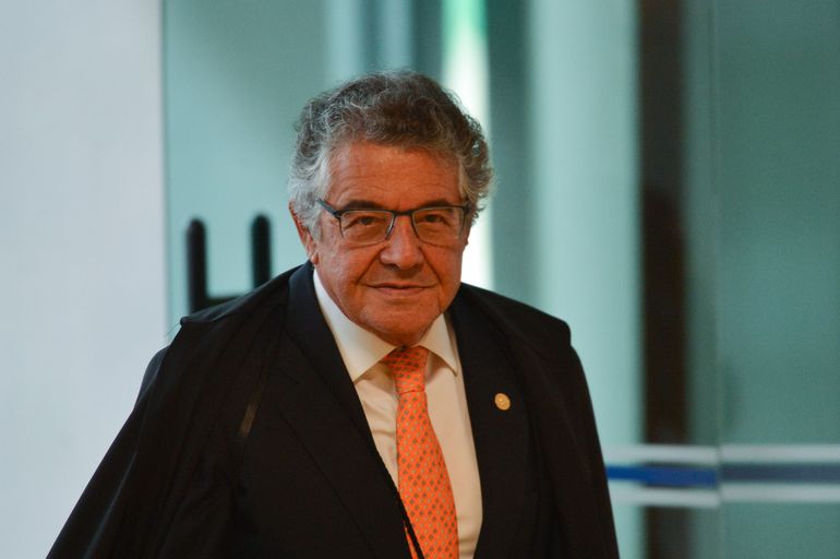 “Não cabe questionar esse ato”, diz Marco Aurélio sobre perdão de Bolsonaro a Silveira