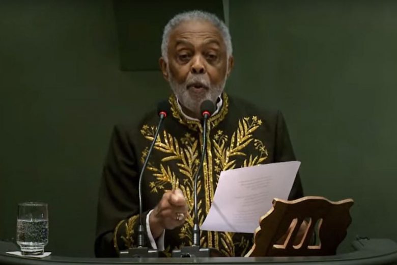 Com belo discurso, Gilberto Gil toma posse na Academia Brasileira de Letras