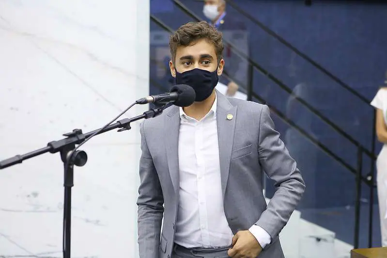 Vereador Nikolas Ferreira muda de partido e pode ser cassado