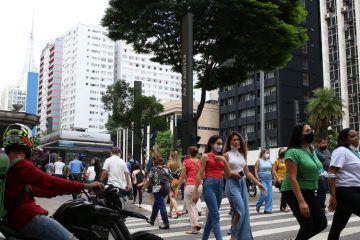 Fiocruz: terceira onda provocada pela Ômicron está terminando