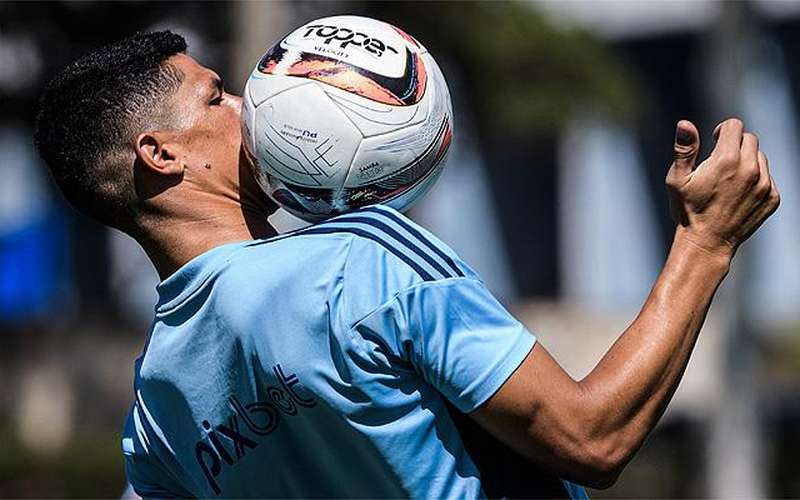 Cruzeiro visita Chapecoense focado na vitória para entrar no G4 da Série B