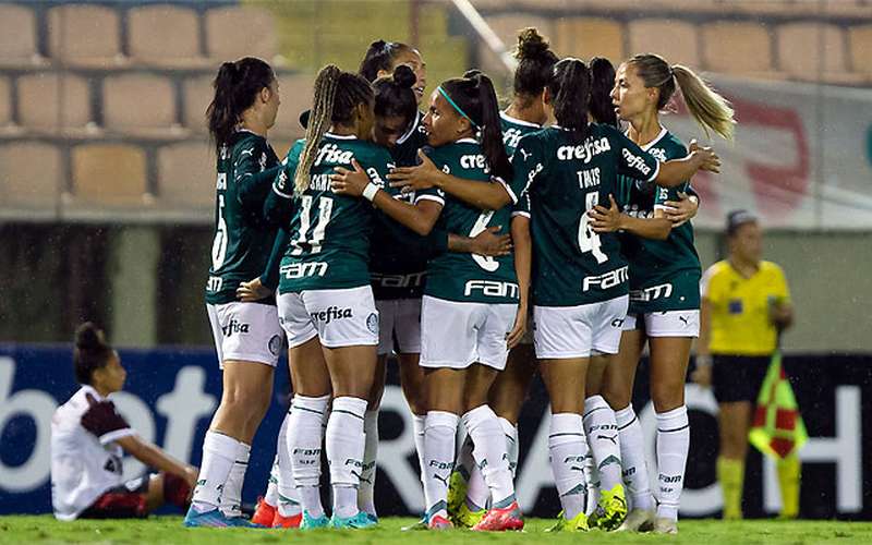 Palmeiras vence o Flamengo pelo Brasileirão Feminino e assume a liderança