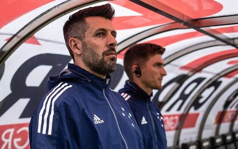 Pezzolano muda esquema, veta Rômulo e escala Cruzeiro para encarar Londrina