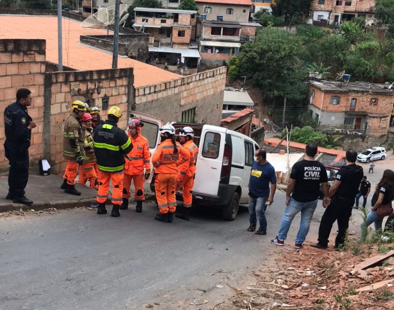 Cinco cachorros, vítimas de maus-tratos, são resgatados na Grande BH