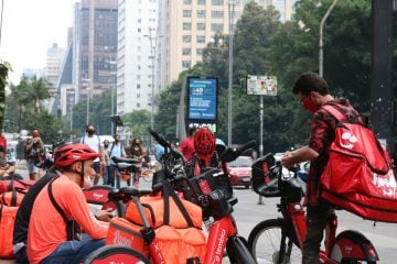 Ministério diz que regulamentará trabalho por aplicativos este ano