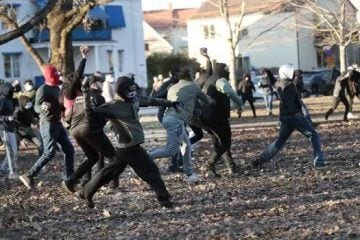 Protestos contra grupo de extrema-direita deixam ao menos 40 feridos na Suécia