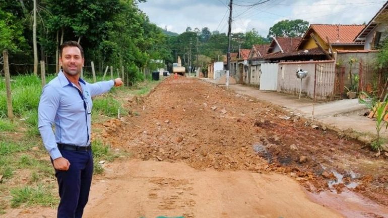 Obras de pavimentação e drenagem são retomadas no bairro Samitri, em Rio Piracicaba