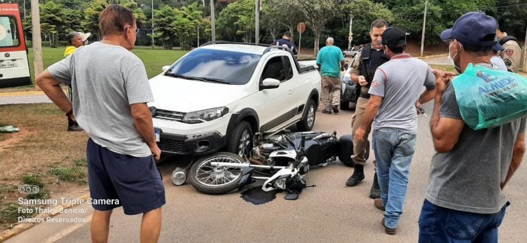Mulher tem dedo amputado após acidente no bairro Areão, em Itabira