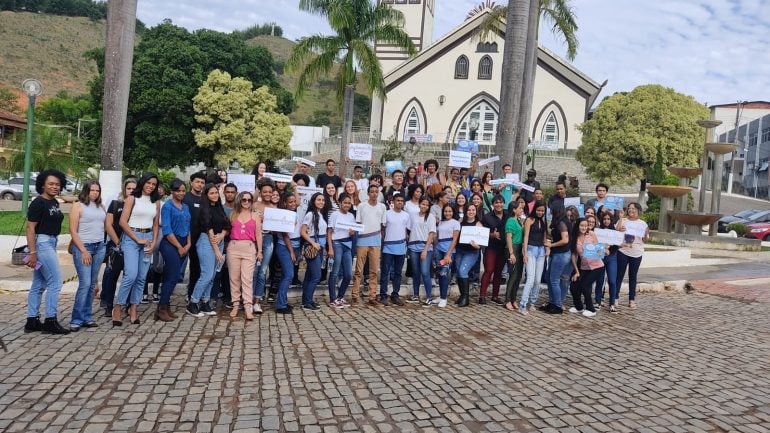Integrantes do Parlamento Jovem de São Gonçalo participam de encontro em Dionísio