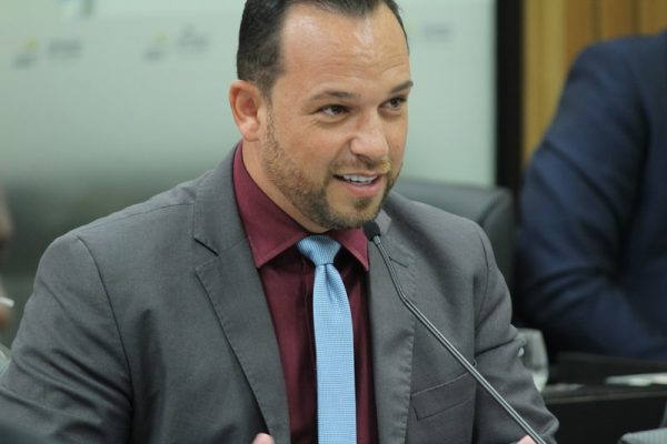 Confusão, tumulto e bate-boca marcam a votação do orçamento impositivo em Itabira