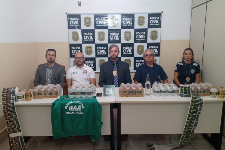 Operação Cachaça Batizada fecha distribuidora de bebida em Contagem