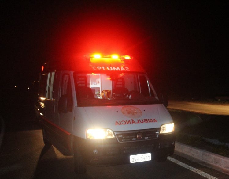Animal na pista causa acidente grave no Conceição