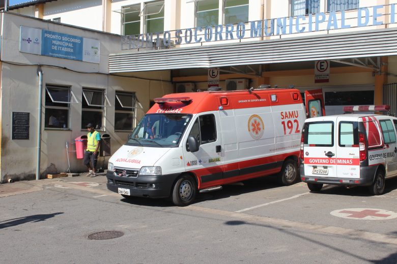 Casal fica ferido em acidente na rua Humberto Campos