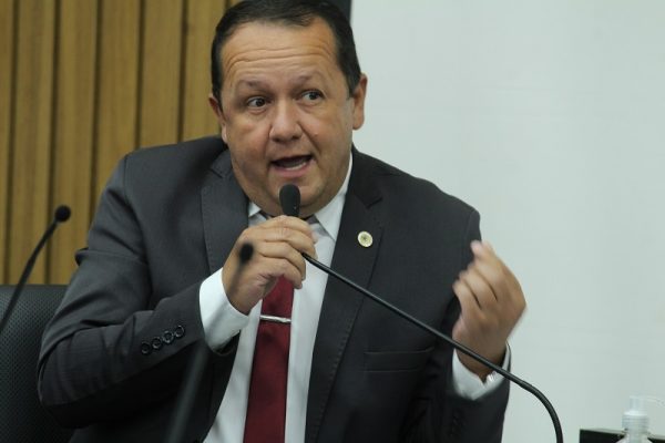 Confusão, tumulto e bate-boca marcam a votação do orçamento impositivo em Itabira